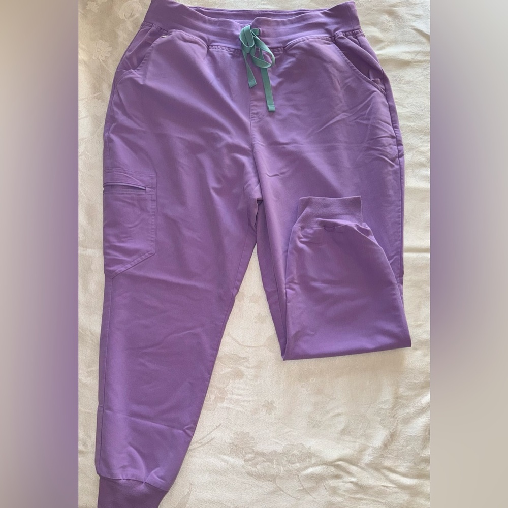 Figs Women’s Zamora High Wasted Jogger Scrub Pants, Color: Lilac Dawn, Petite